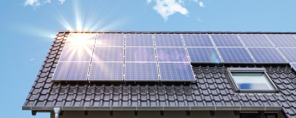 Comment faire construire un bâtiment à toiture photovoltaïque gratuitement et légalement ? (article réservé aux communes )